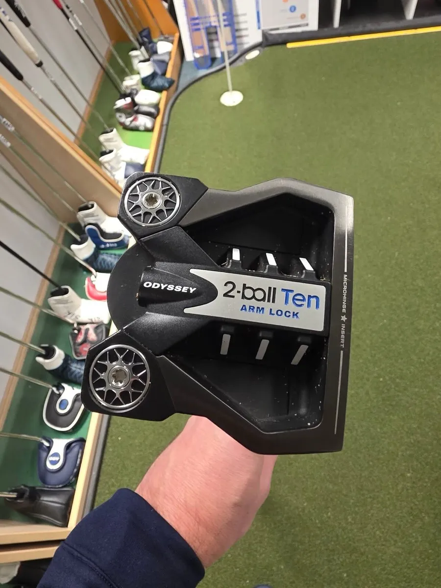 Odyssey Armlock 2-Ball Ten Putter - Image 1