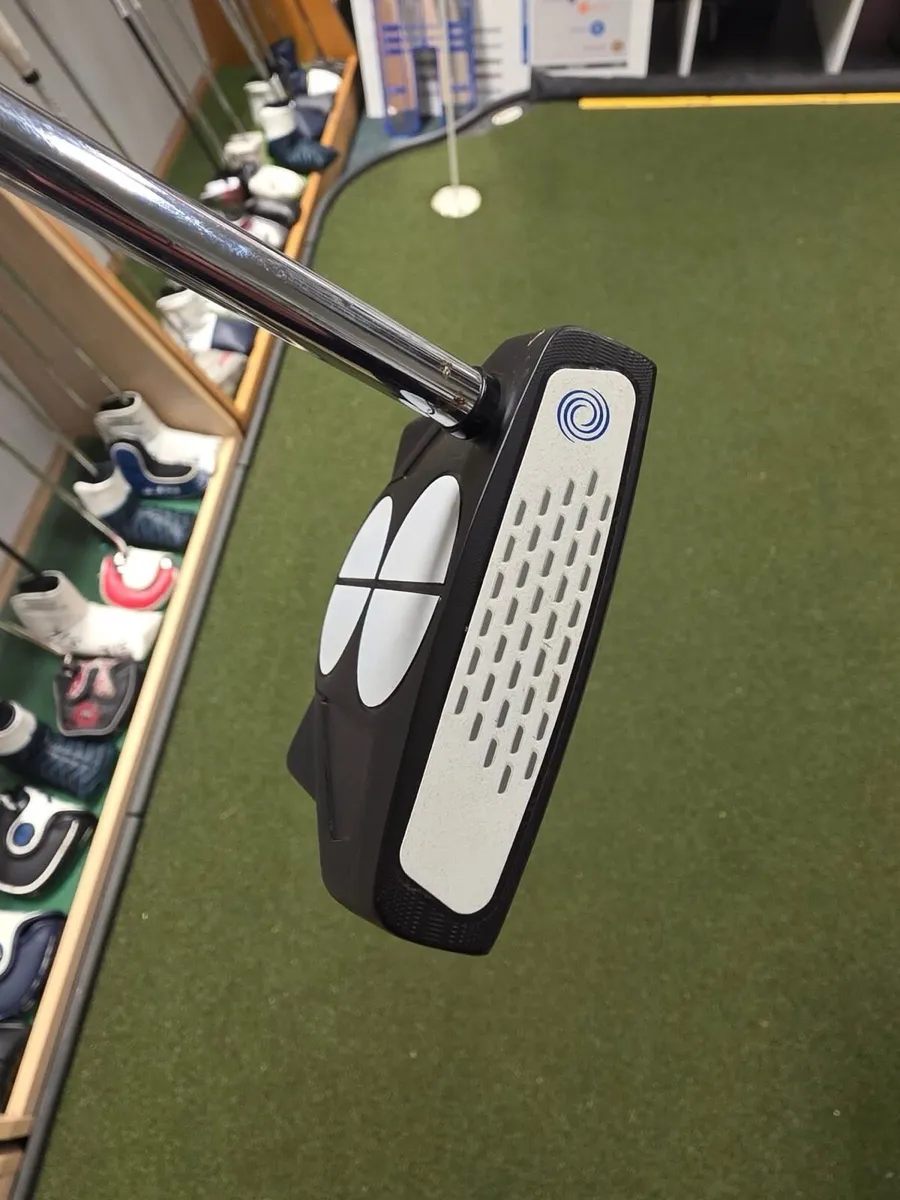 Odyssey Armlock 2-Ball Ten Putter - Image 3