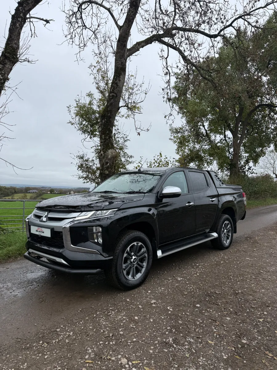211 Mitsubishi L200 Barbaian X - Image 1