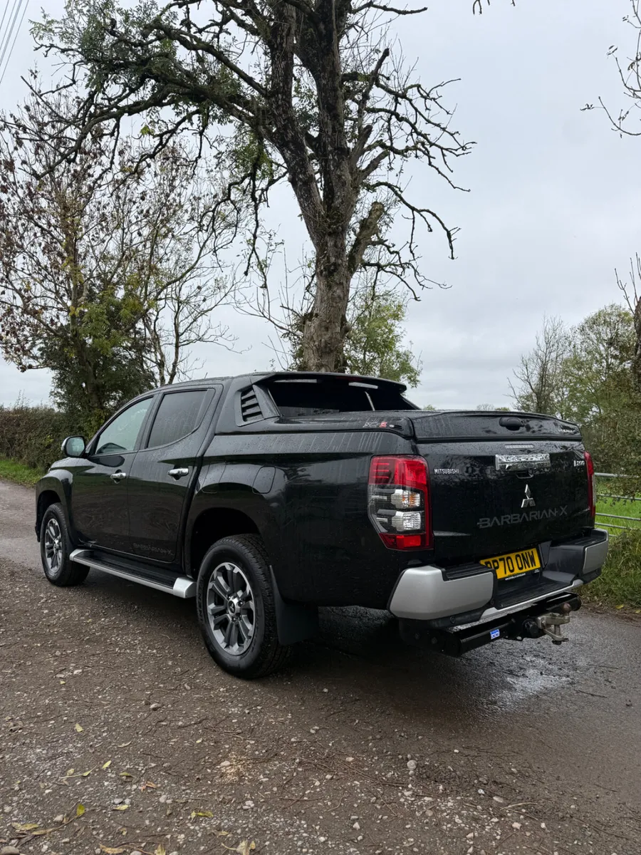 211 Mitsubishi L200 Barbaian X - Image 3