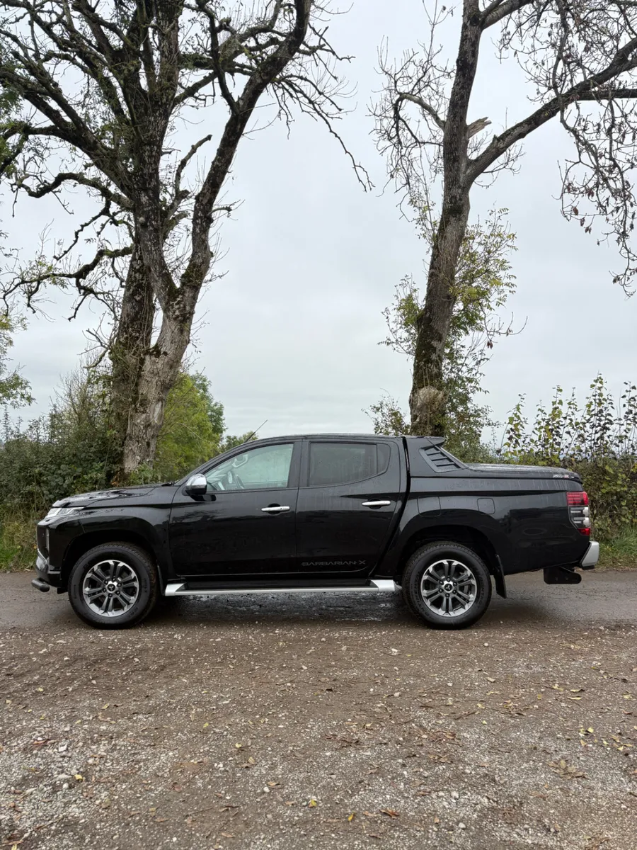 211 Mitsubishi L200 Barbaian X - Image 2