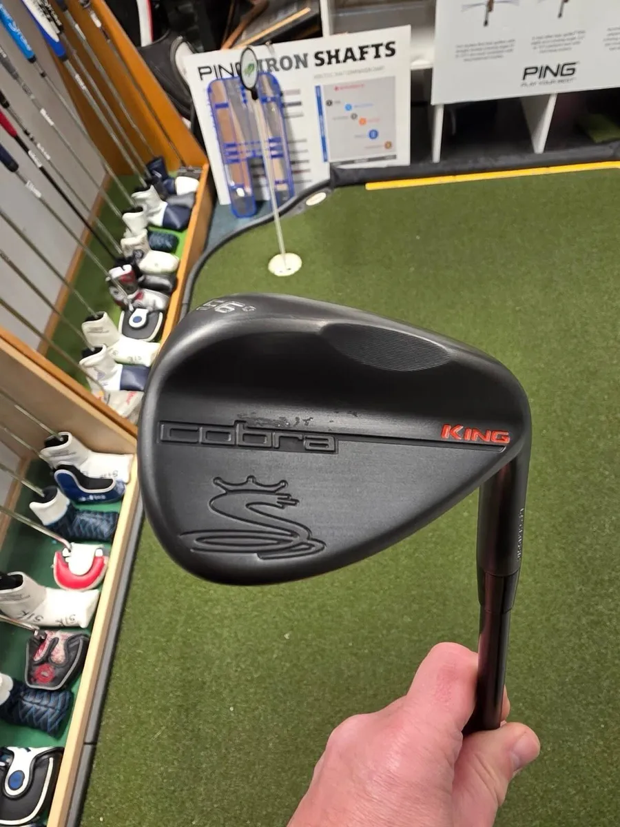 King Cobra Black Sand Wedge - Image 1