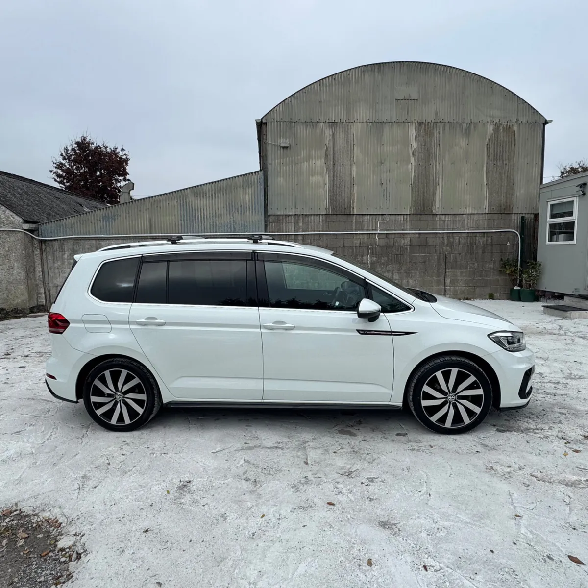 Volkswagen Touran 2016 R-LINE - Image 3