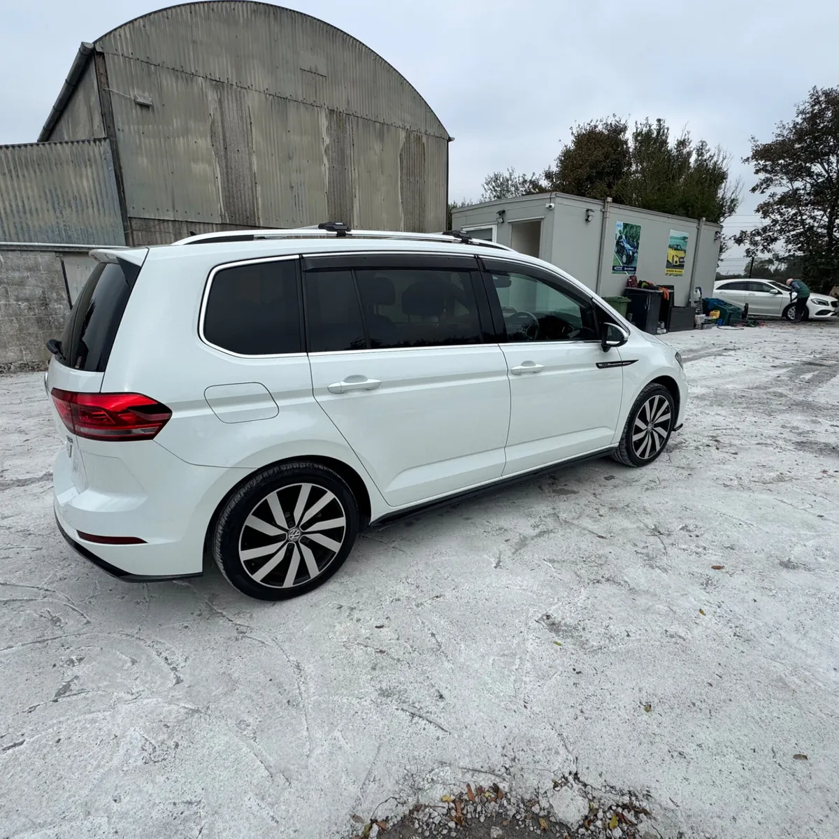 Volkswagen Touran 2016 R-LINE - Image 4