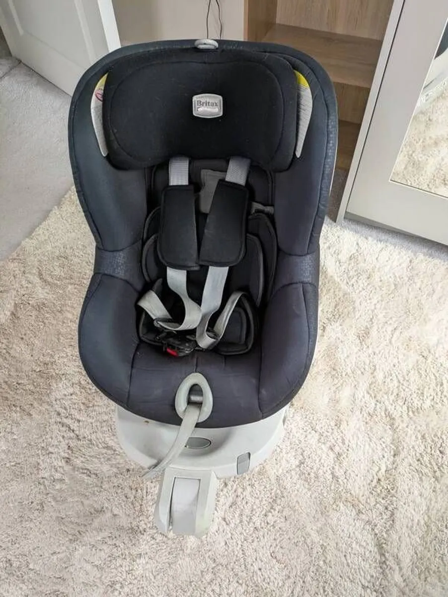 Britax Romer Dual Fix Swivel Car Seat - Image 1