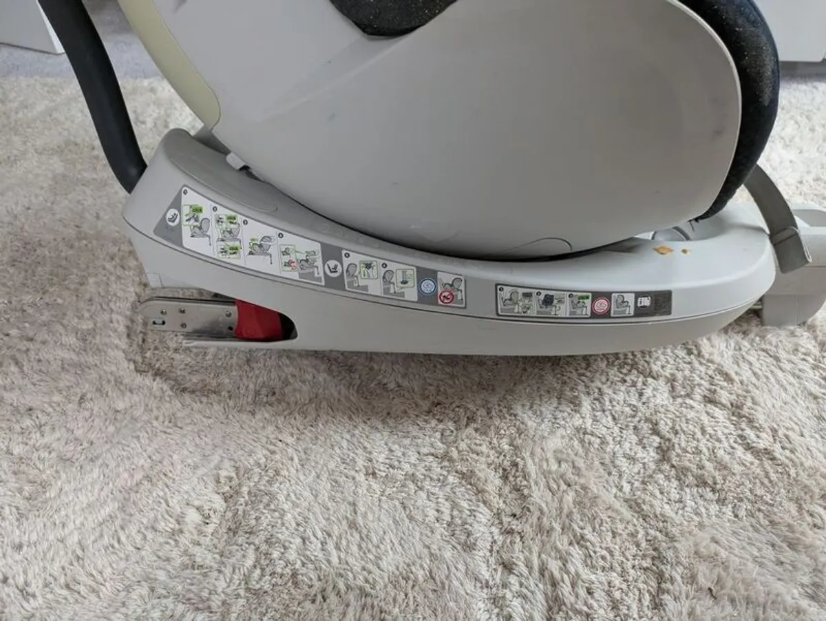 Britax Romer Dual Fix Swivel Car Seat - Image 2