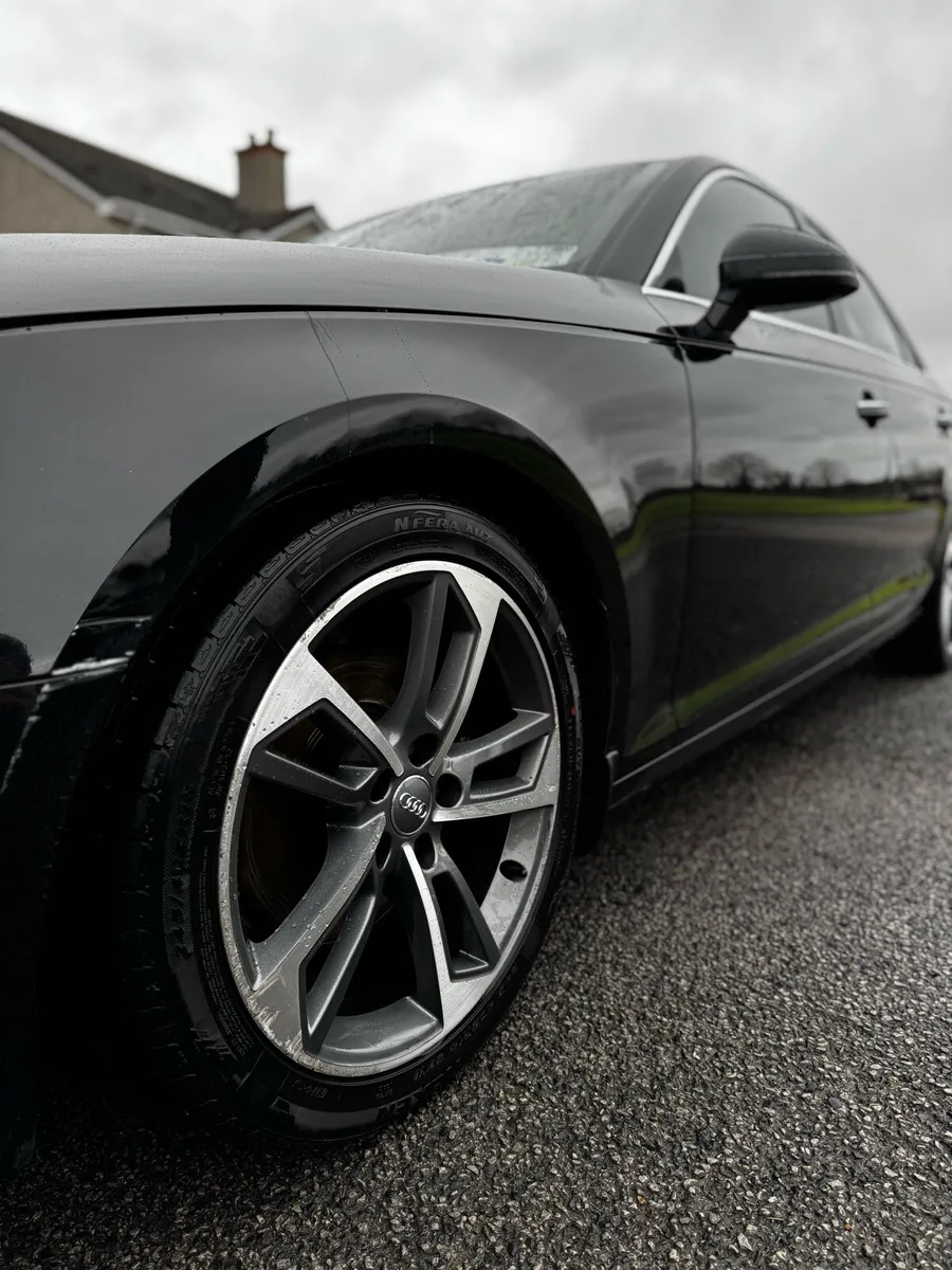 Audi A4 SE TDI Automatic 2019 Black - Image 3