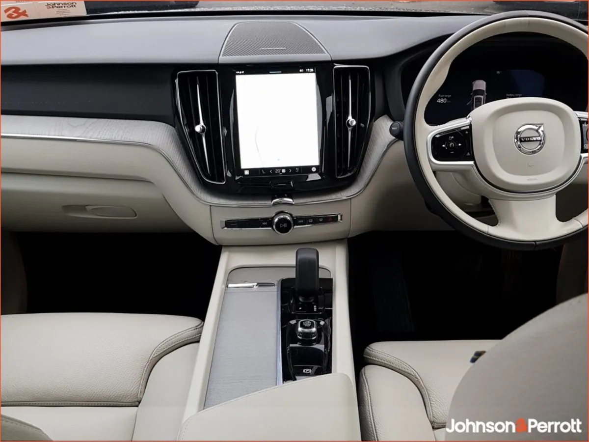 Volvo XC60 T6 350bhp AWD Phev Plus Bright (dark T - Image 2