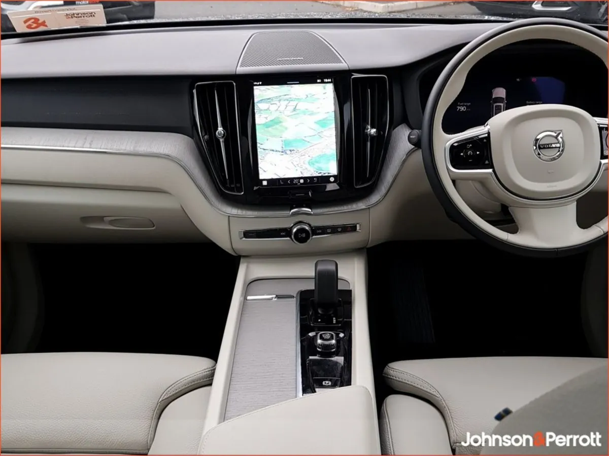 Volvo XC60 T6 350bhp AWD Phev Plus Dark (adaptive - Image 2