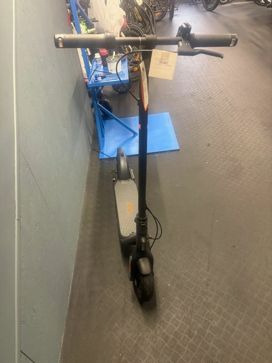 Segway Ninebot F2 - Image 1