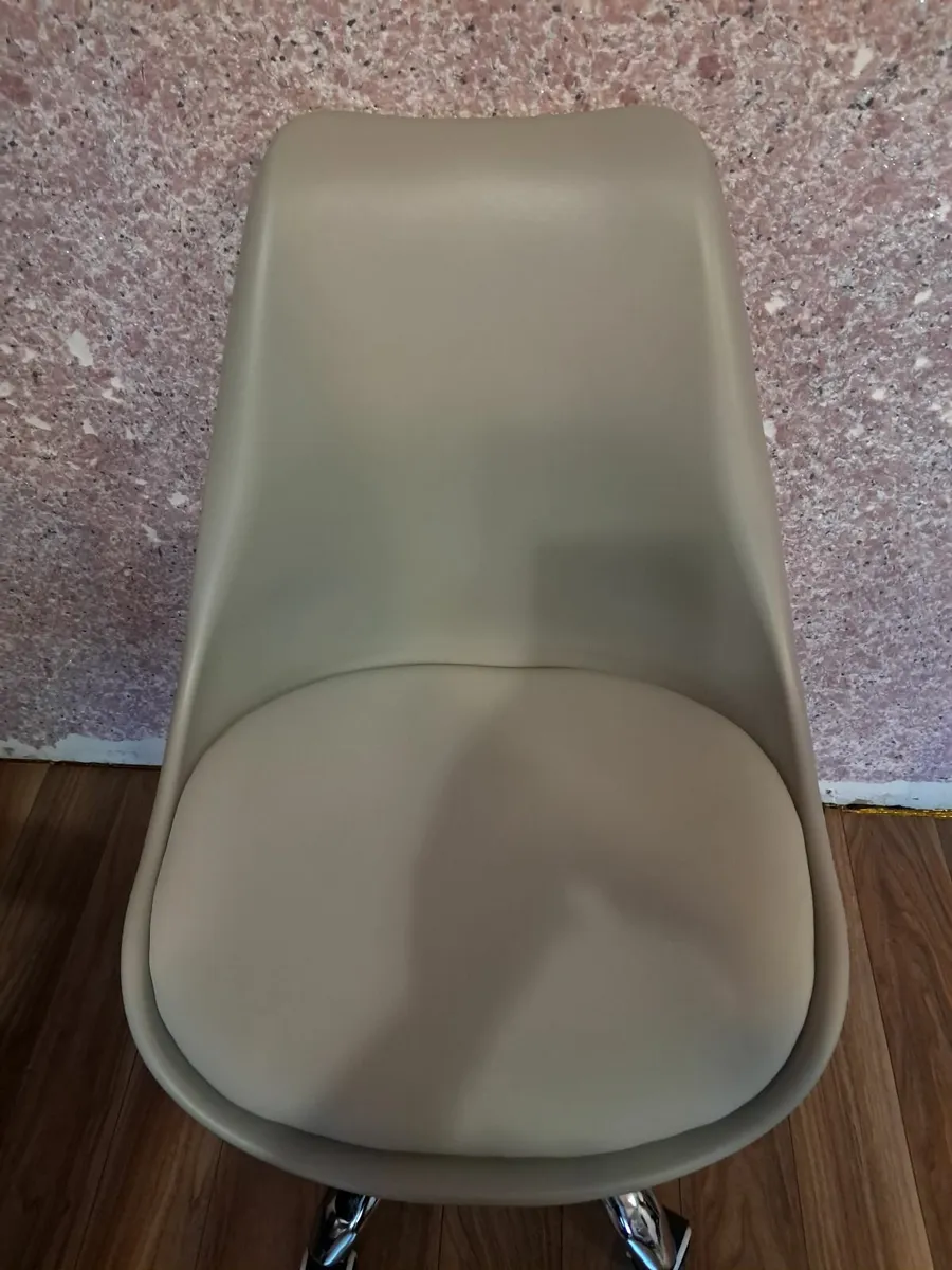 desk chair - Image 2