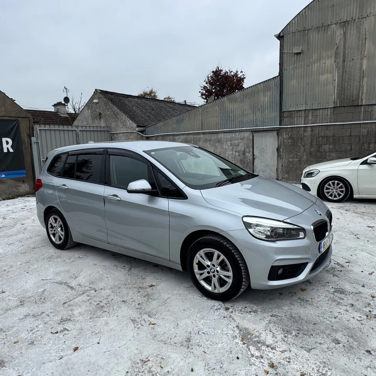 BMW 2-Series 2016 7 Seater - Image 2