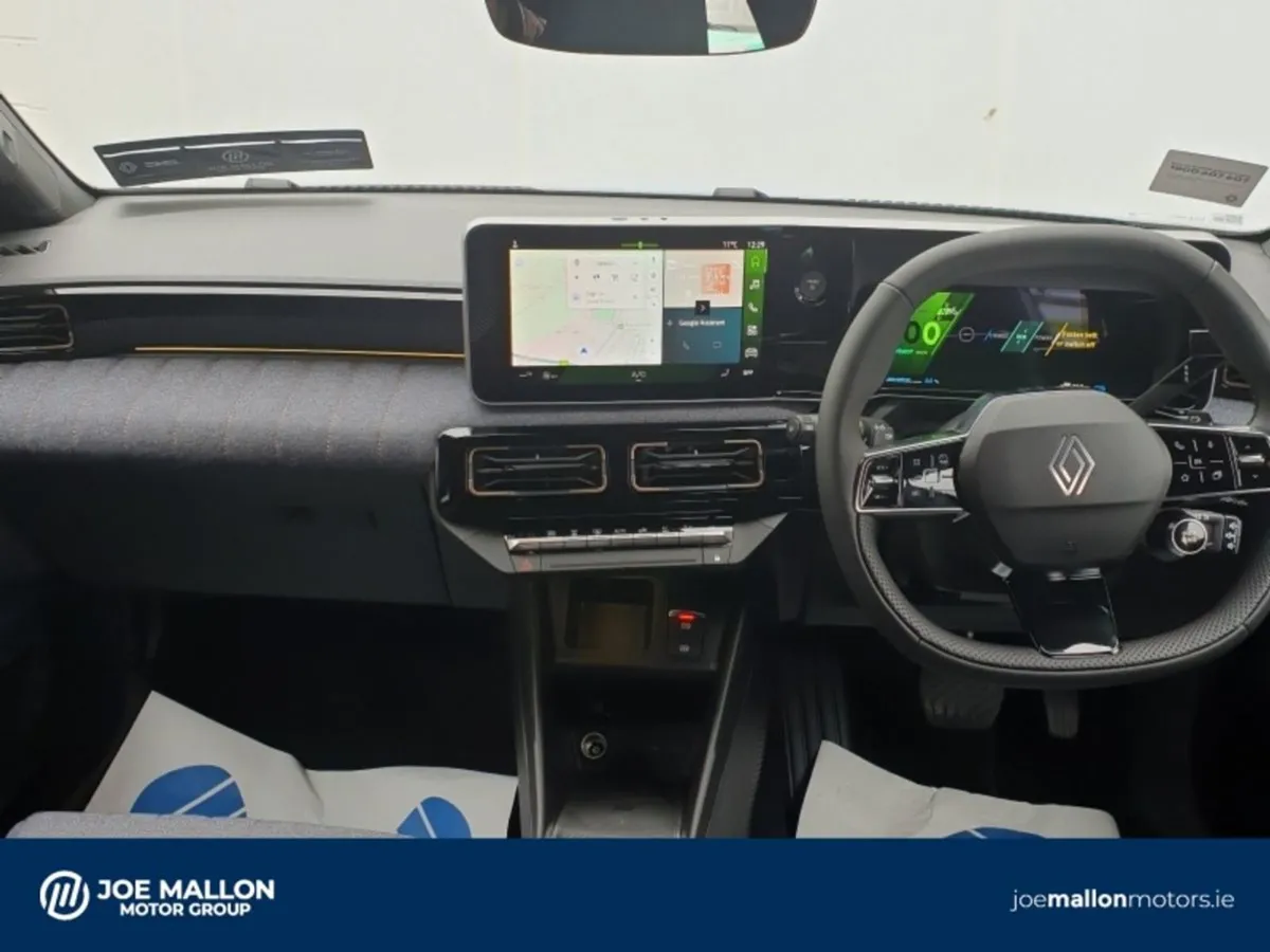Renault 4 E-tech Electric Techno 52kwh - Image 4