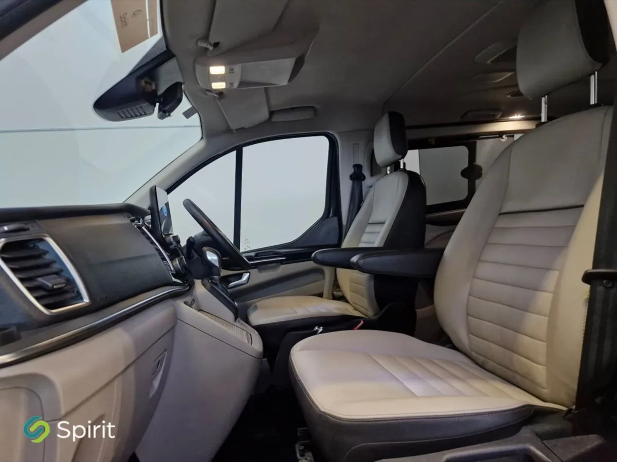 Ford Tourneo Custom 320 LWB Auto  8 Seats private - Image 4