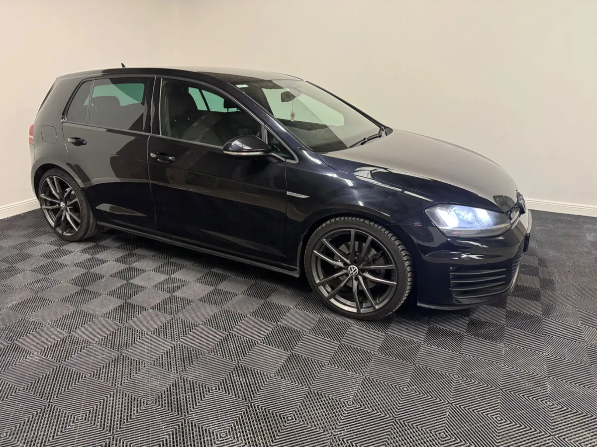 2016 Volkswagen Golf GTD DSG - Image 3