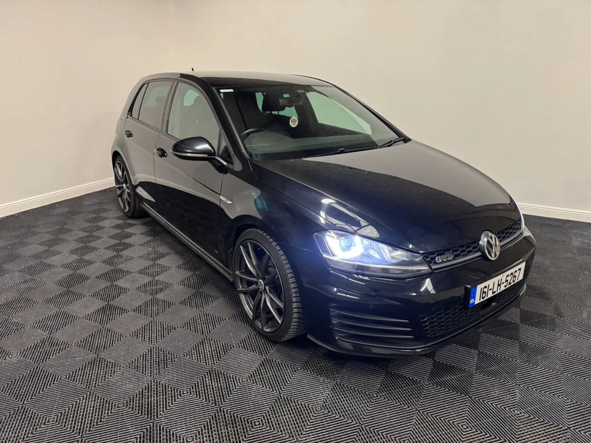 2016 Volkswagen Golf GTD DSG - Image 2