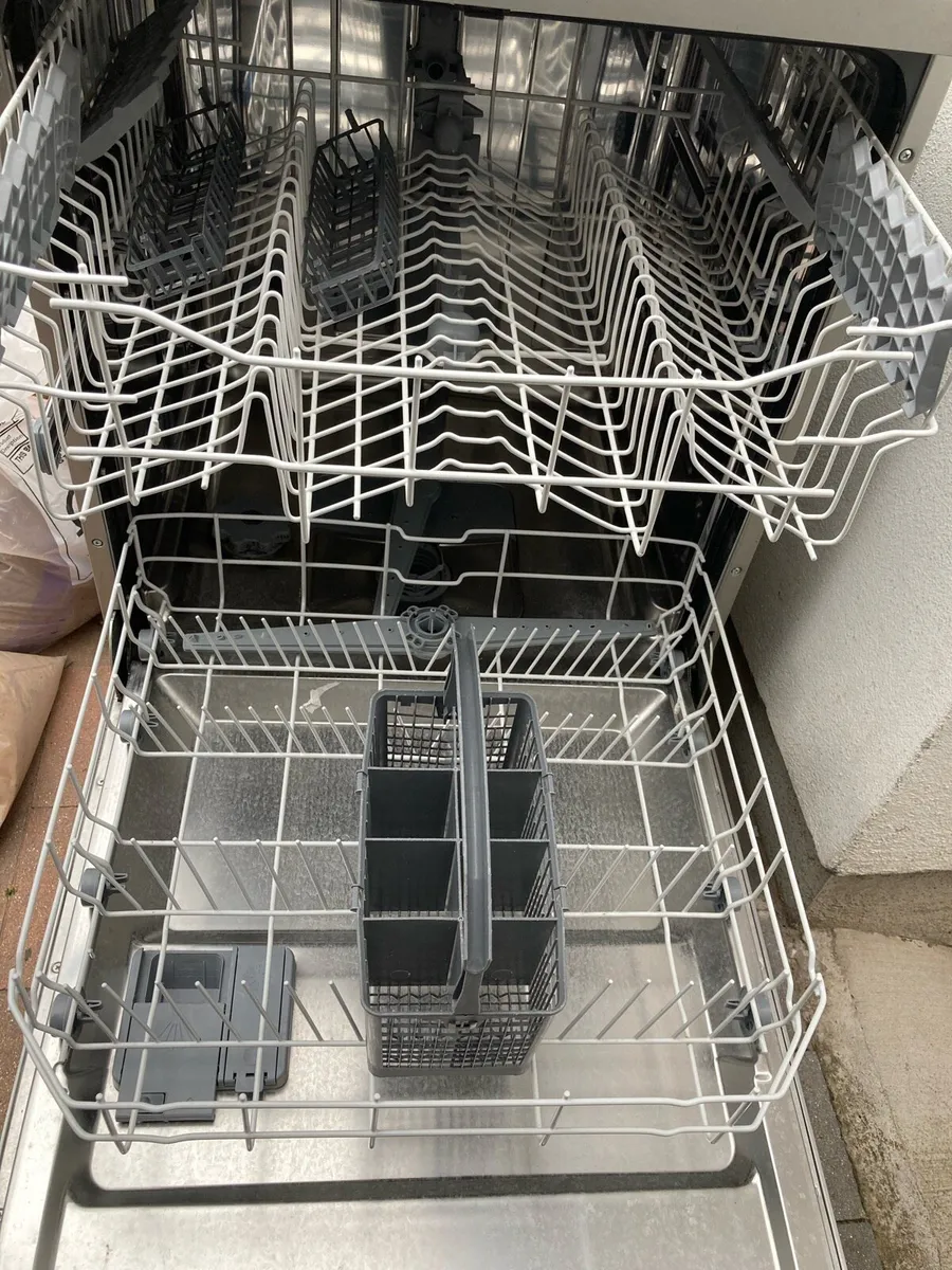 Dishwasher - Image 2