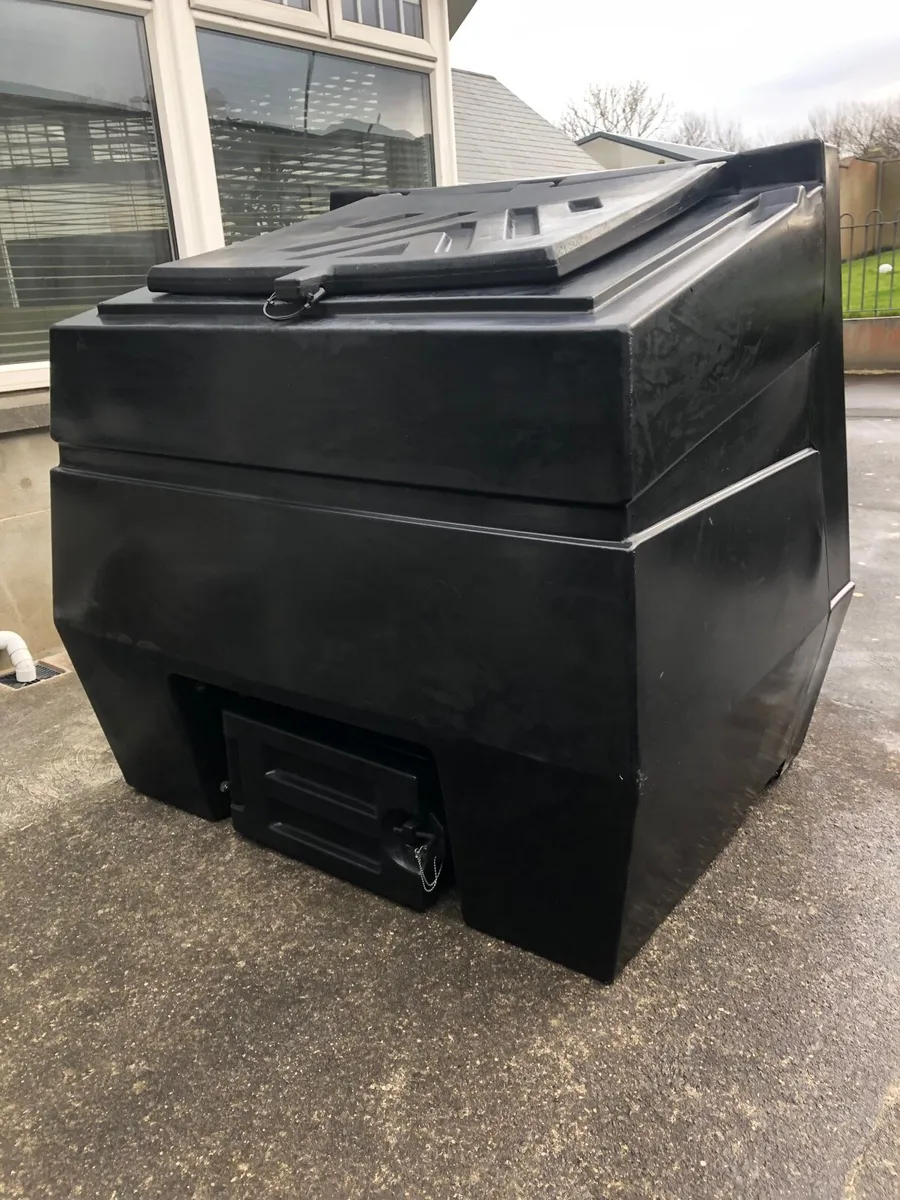 Large Coal/Timber/Turf Bunker for sale - Image 2