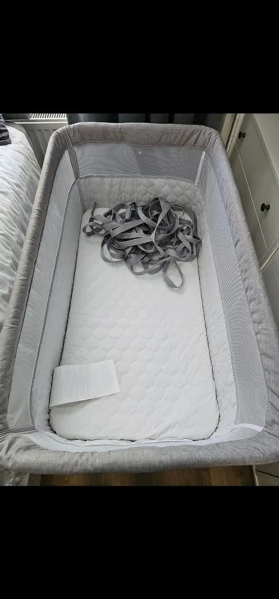 baby cot - Image 3