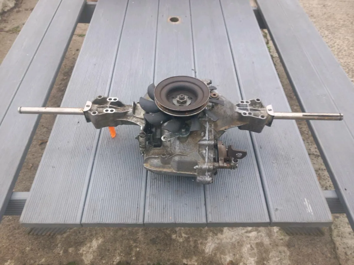 Castlegarden hydrostatic transmission for sale - Image 1