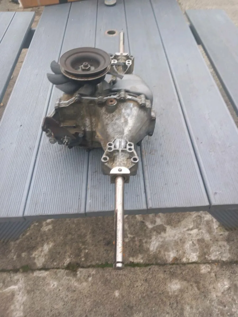 Castlegarden hydrostatic transmission for sale - Image 2