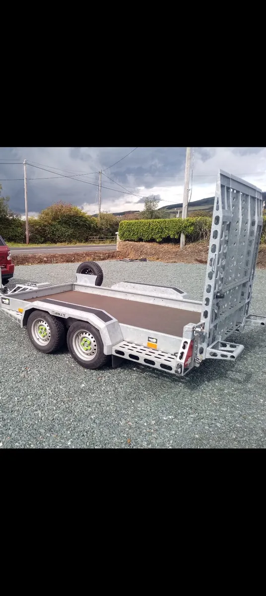 Trailer - Image 1
