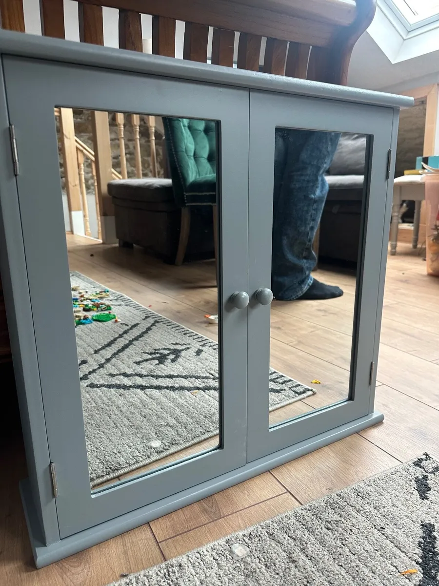 Bathroom cabinet with shelving and mirrored doors - Image 2