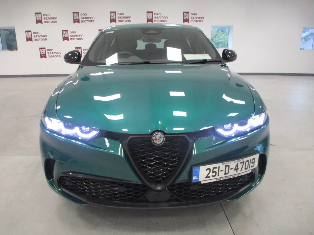 Alfa Romeo Tonale  VELOCE 1.5 MHEV 160 BHP 2025 - Image 4