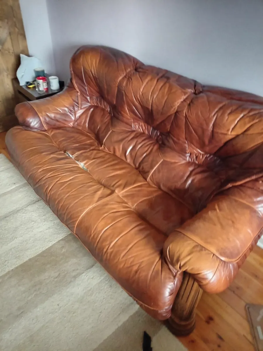 Suite of furniture - Image 2