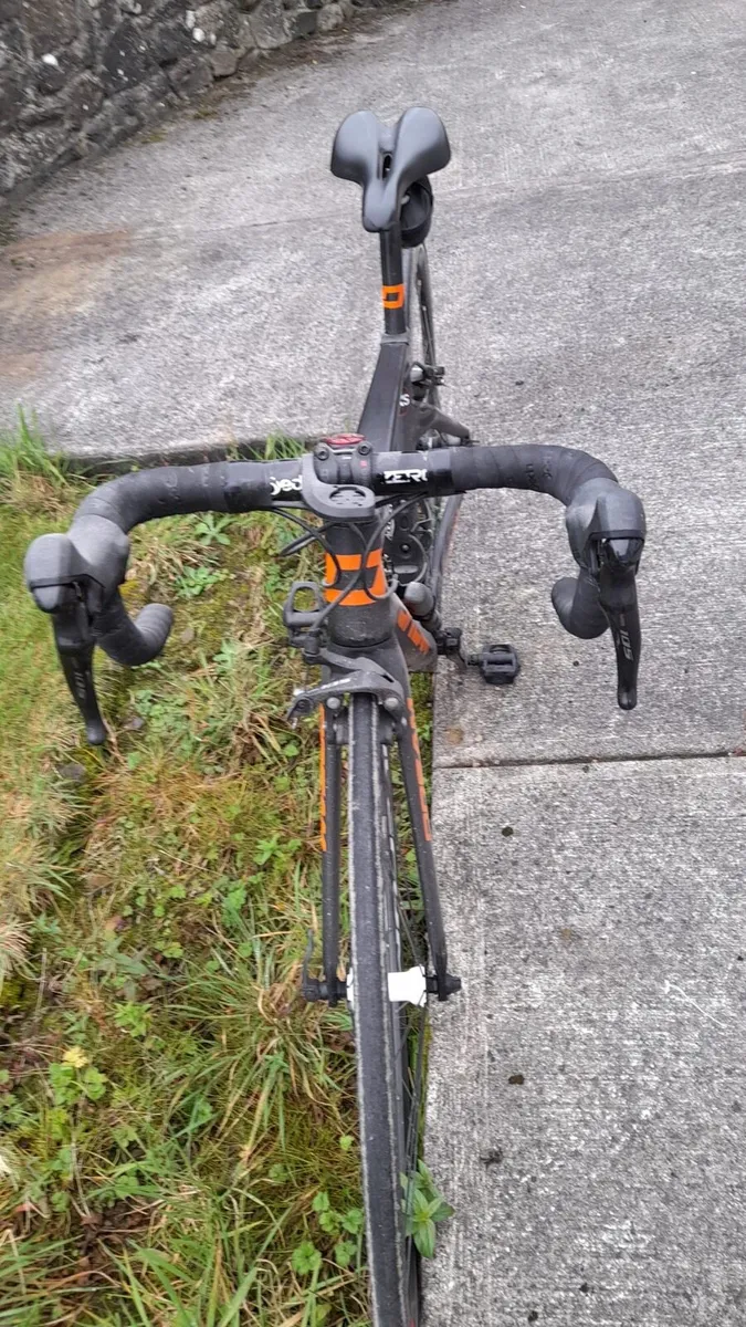 Full carbon ladies road bike - Image 3