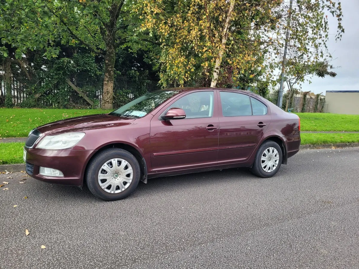 2010 SKODA OCTAVIA NEW NCT UNTIL 12/26.TAXED 5/26. - Image 1