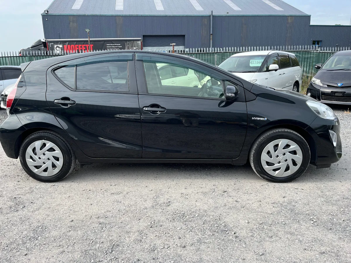 2017 TOYOTA AQUA Self Charge Hybrid Automatic - Image 3