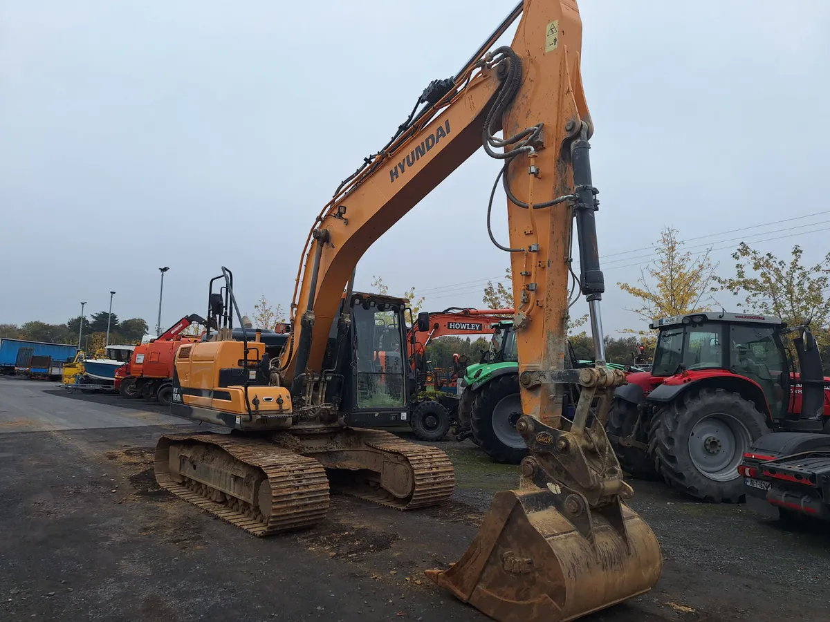 2021 Hyundai HX160L Excavator for Auction - Image 3