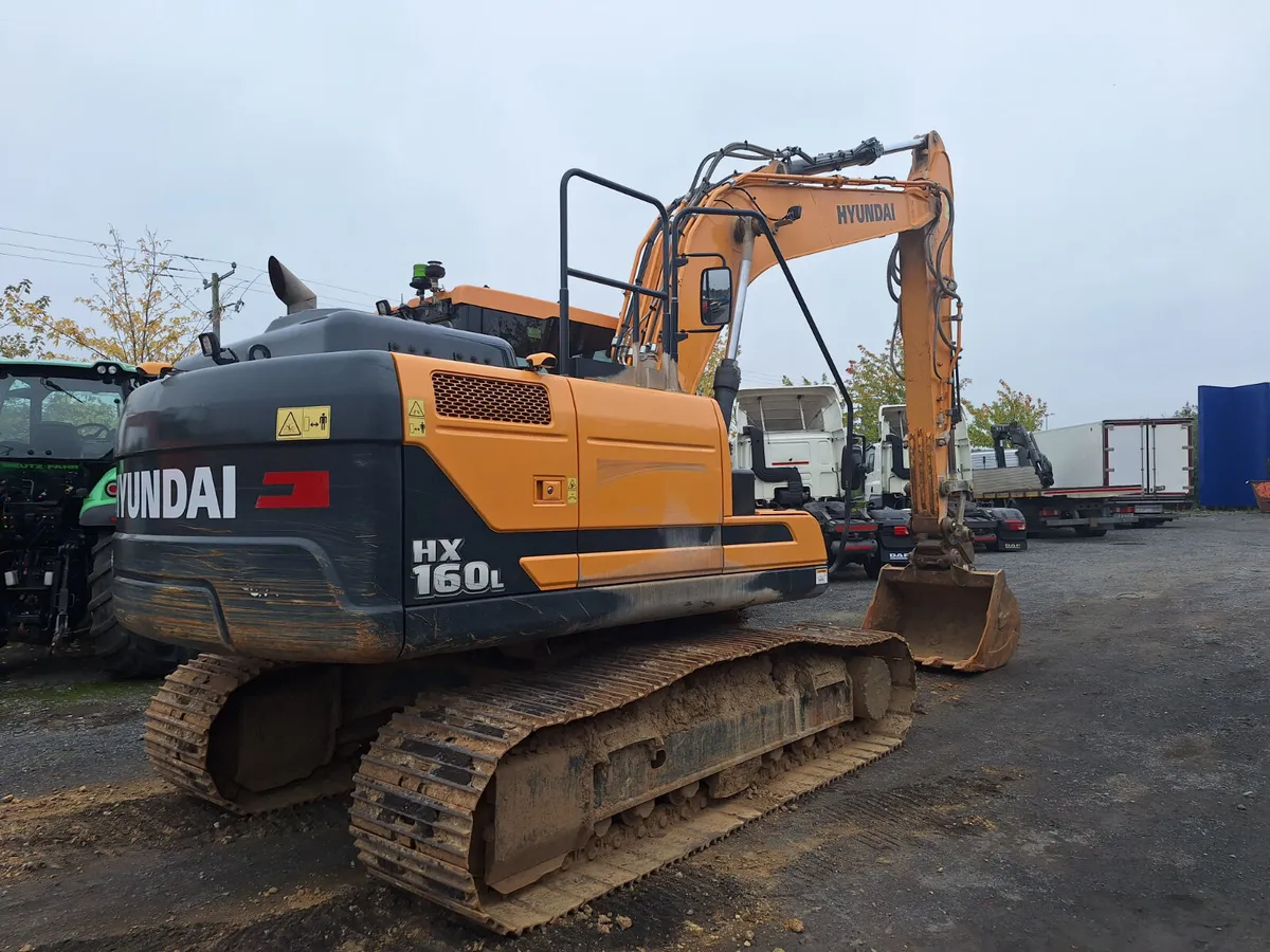 2021 Hyundai HX160L Excavator for Auction - Image 4