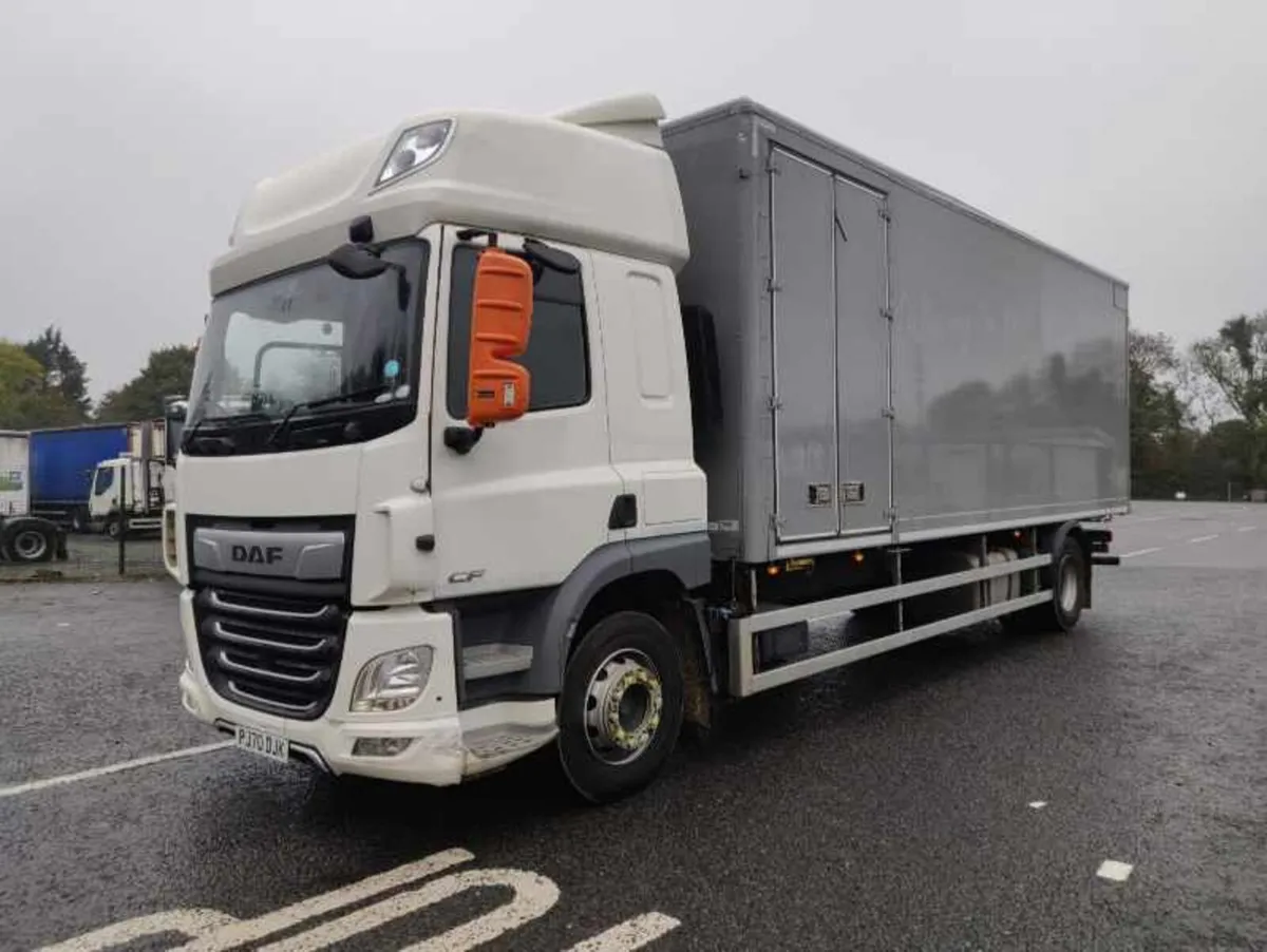 2020 Daf CF370 high sleepercab 4x2 with 25.5ft grp - Image 3