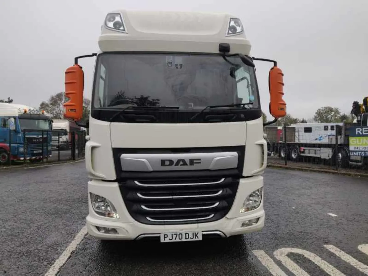2020 Daf CF370 high sleepercab 4x2 with 25.5ft grp - Image 2