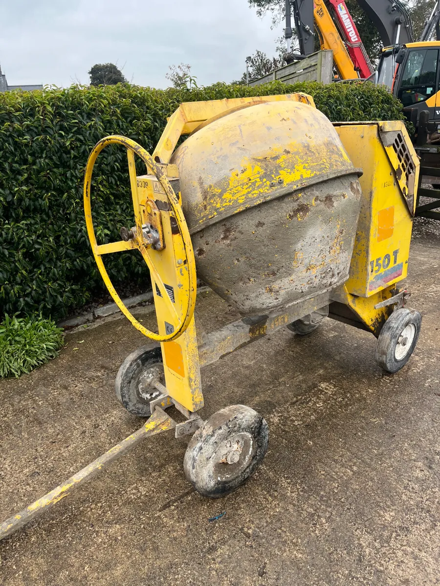Cement mixer - Image 1