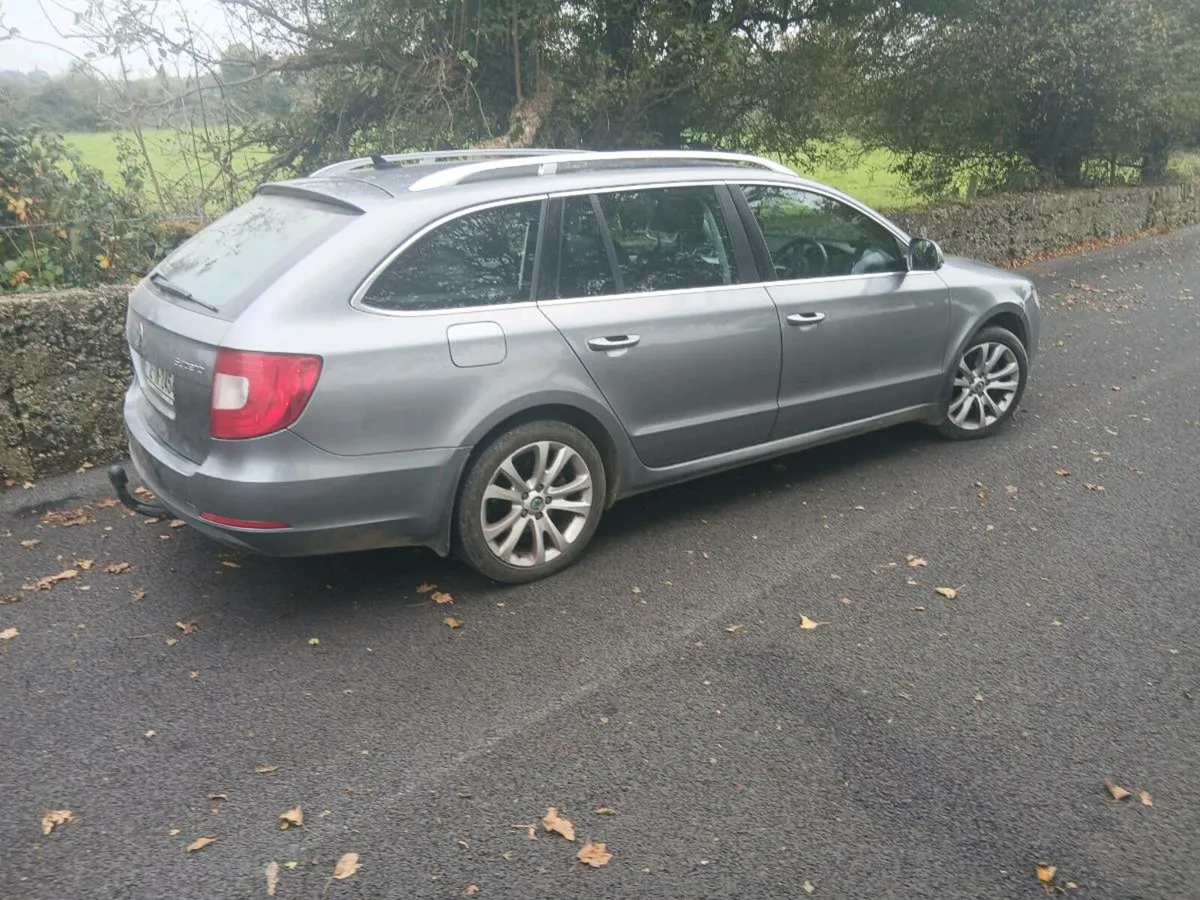 Car - Image 4