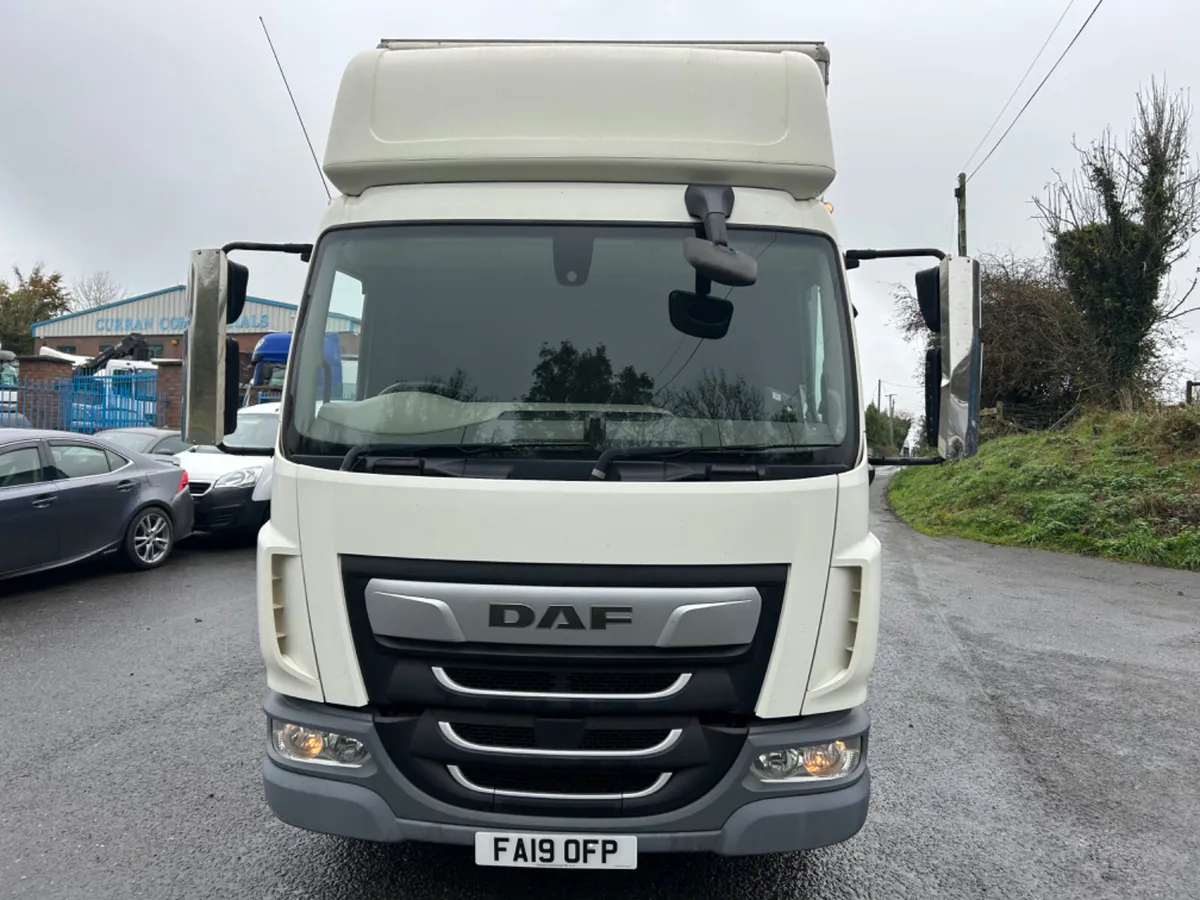 2019 Daf lf 7.5 ton sleeper cab Curtainsider lift - Image 2