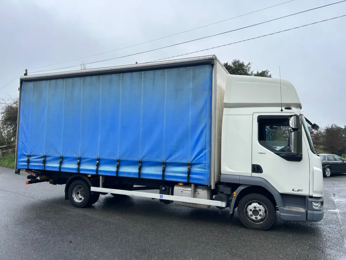 2019 Daf lf 7.5 ton sleeper cab Curtainsider lift - Image 4