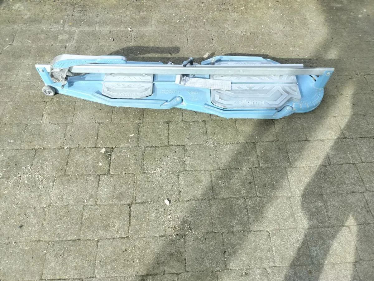 Tile cutter