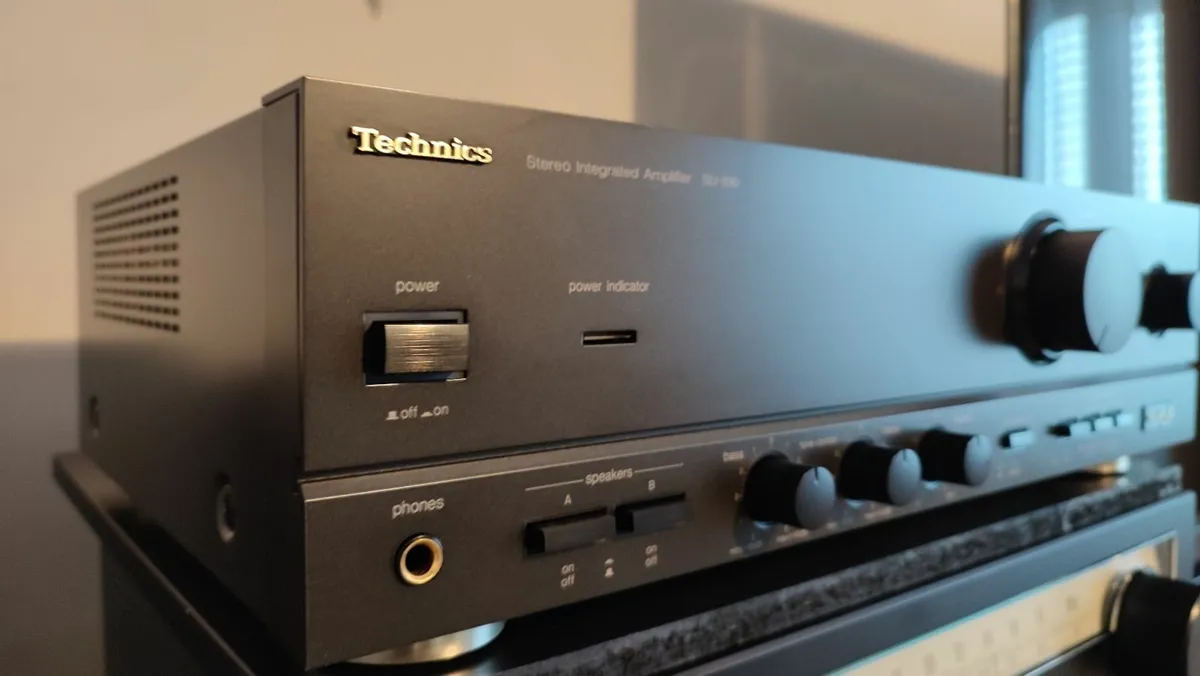 Classic Technics SU-810 amplifier. 2x40w. Like New - Image 4