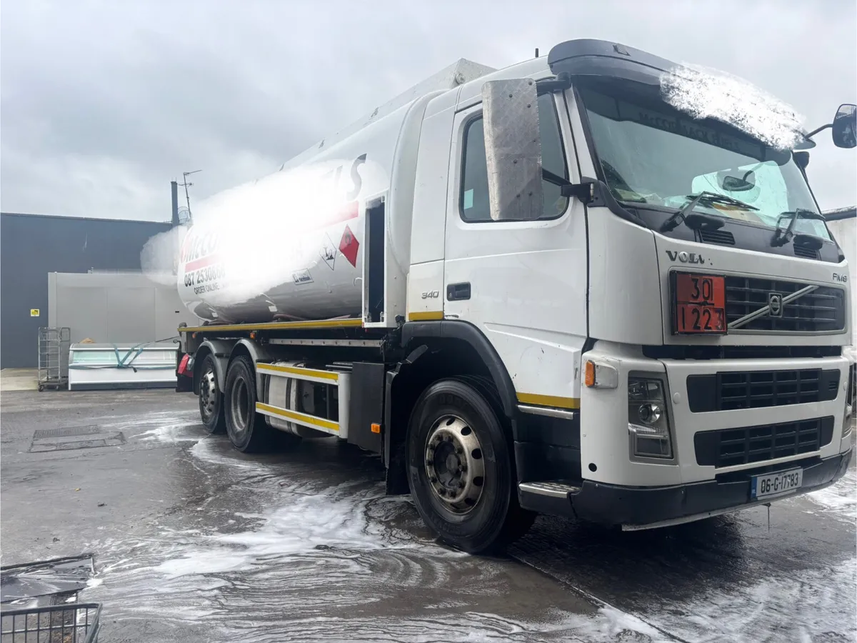 Volvo FM6 430 Oil tanker - Image 4