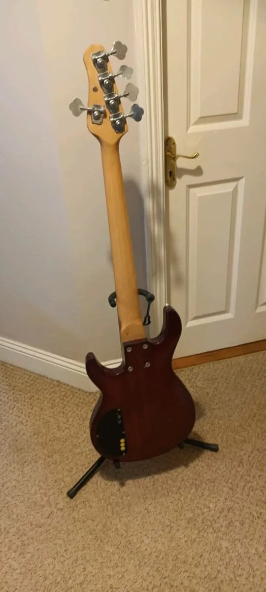5 string Bass guitar - Image 4