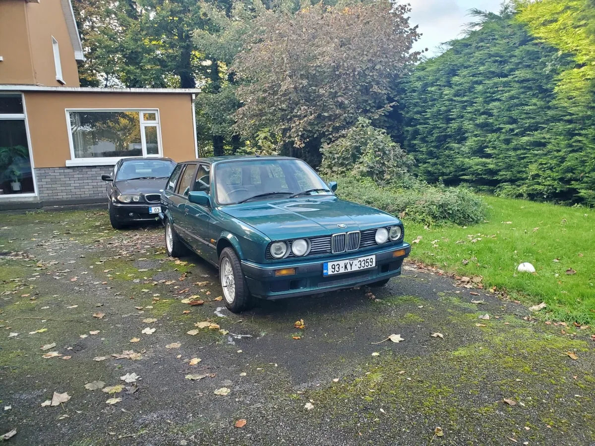 BMW 318i Lux Touring - Image 1