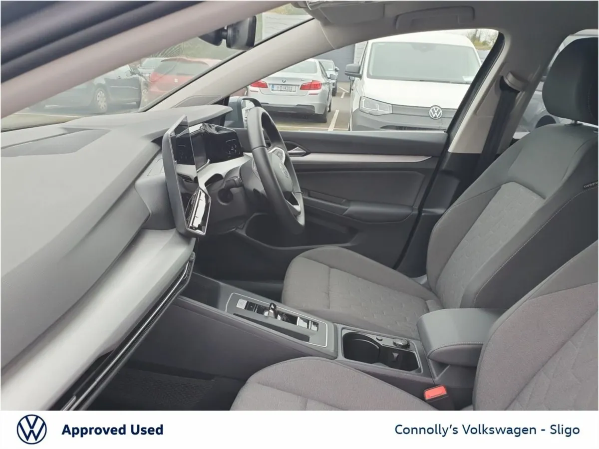 Volkswagen Golf Edition 75 1.5 Mhev 116HP - Image 4