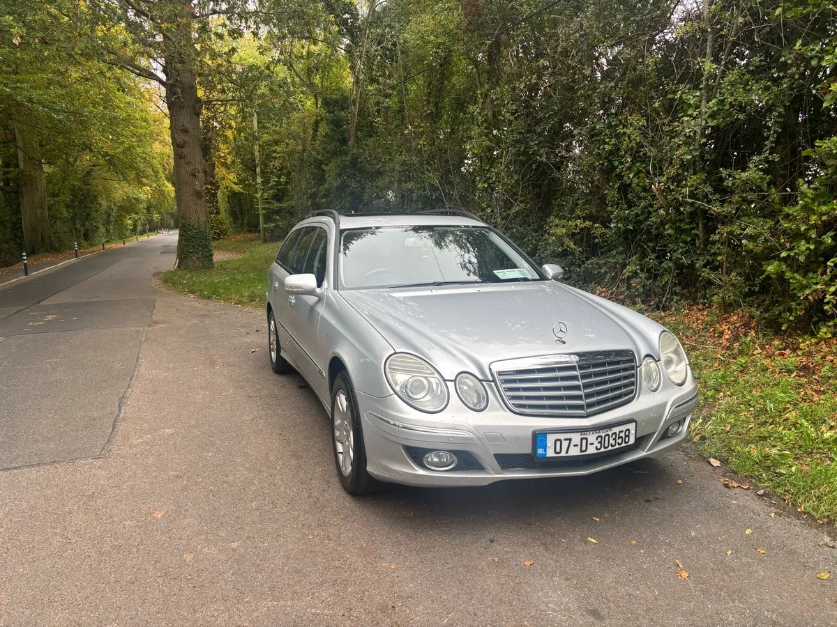 Mercedes E200 Kompressor Estate 7 Seater - Image 3