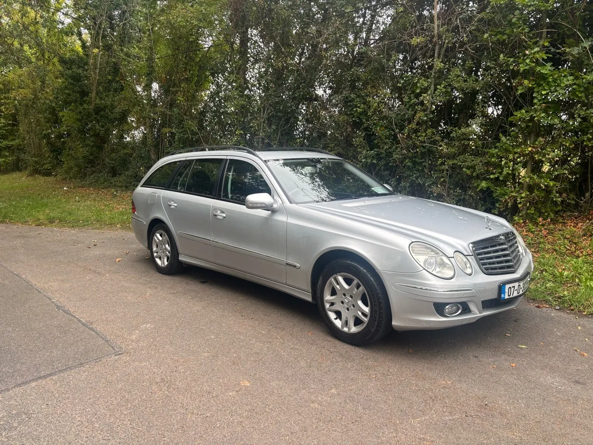 Mercedes E200 Kompressor Estate 7 Seater - Image 2