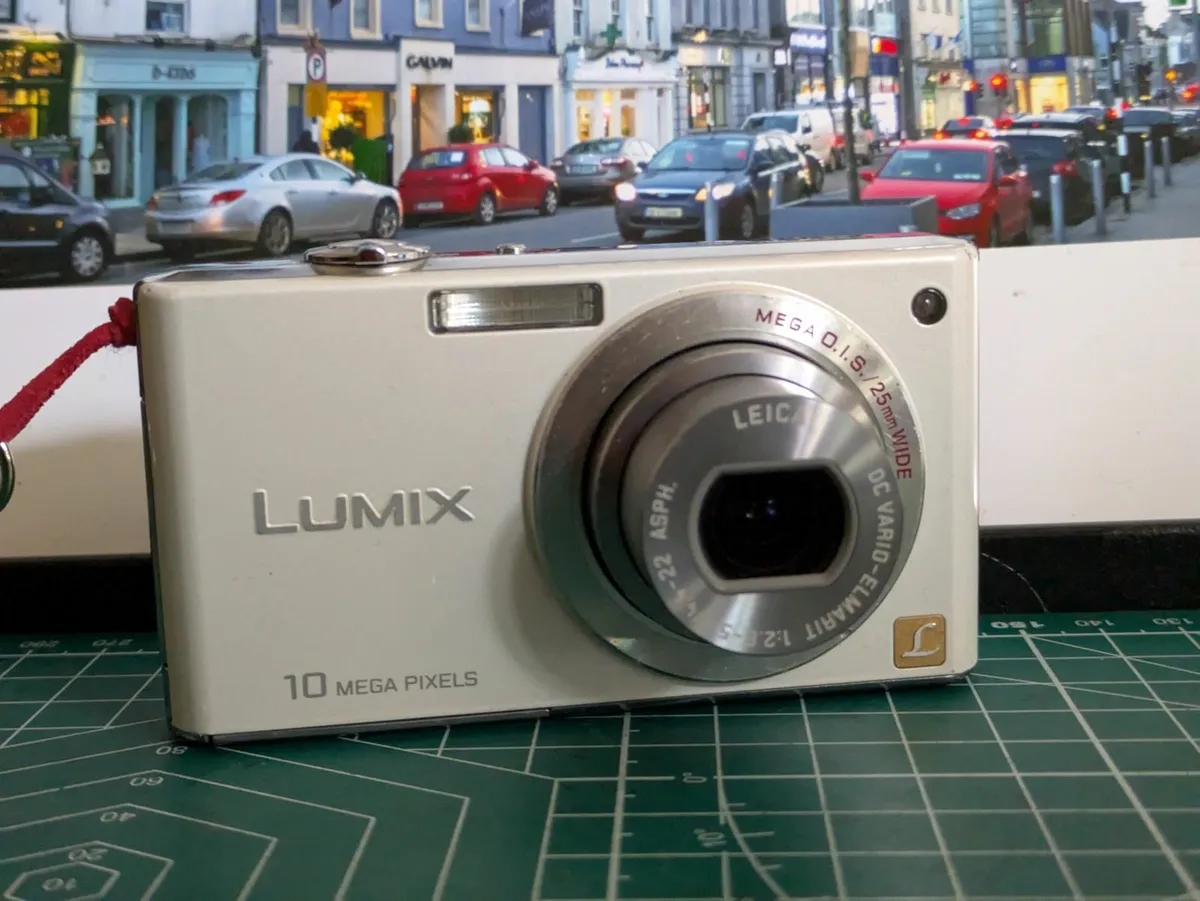 Panasonic Lumix FX37 10MP CCD🌈 Leica💥 lens - Image 1