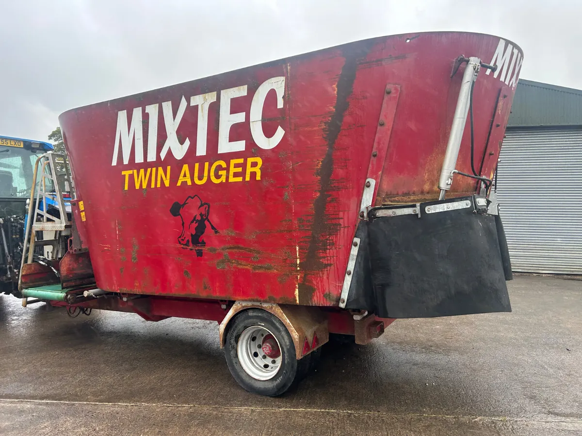 Mixtec twin tub feeder - Image 4